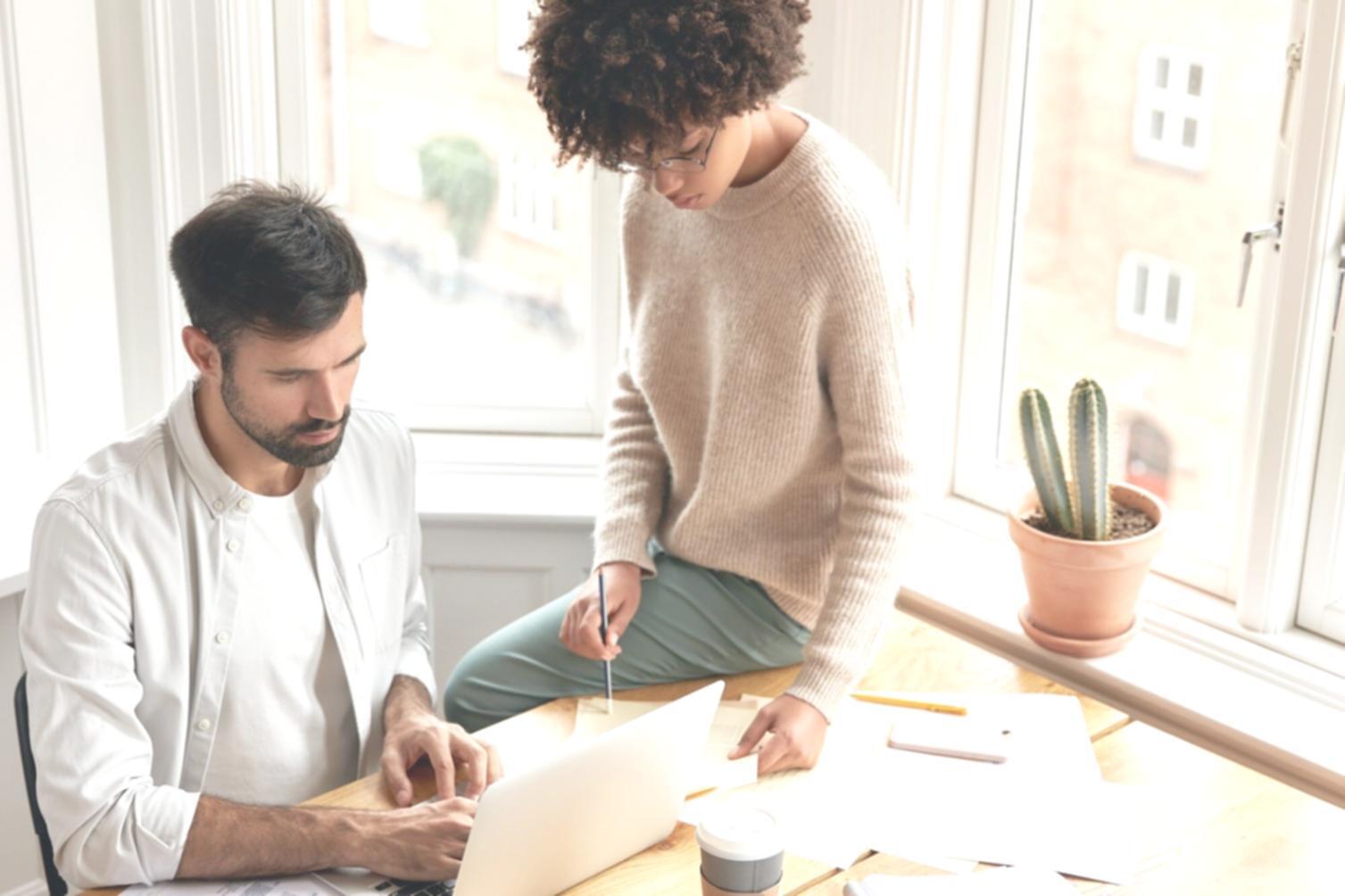 Environnement de travail d'analyse financière moderne